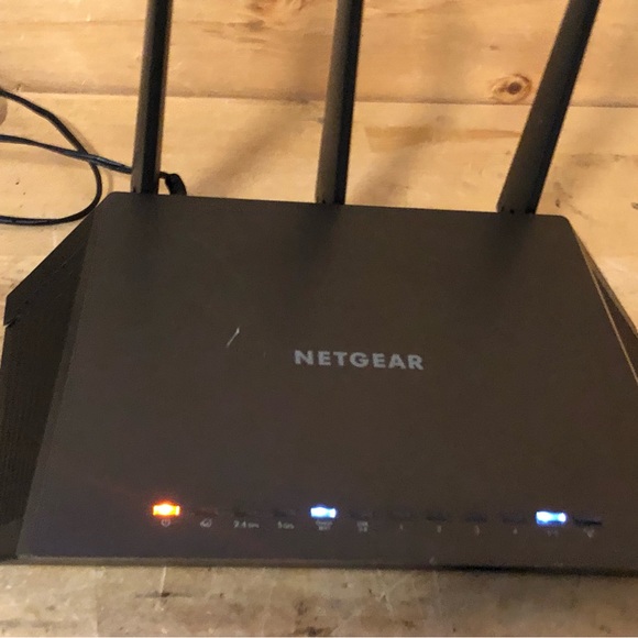 NETGEAR R6900P-100NAS Nighthawk AC1900 Dual Band WiFi Router with Power cord - Picture 11 of 15
